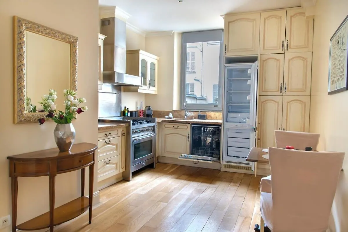 Apartman La Lumiere Eiffel Walk To Tower Párizs