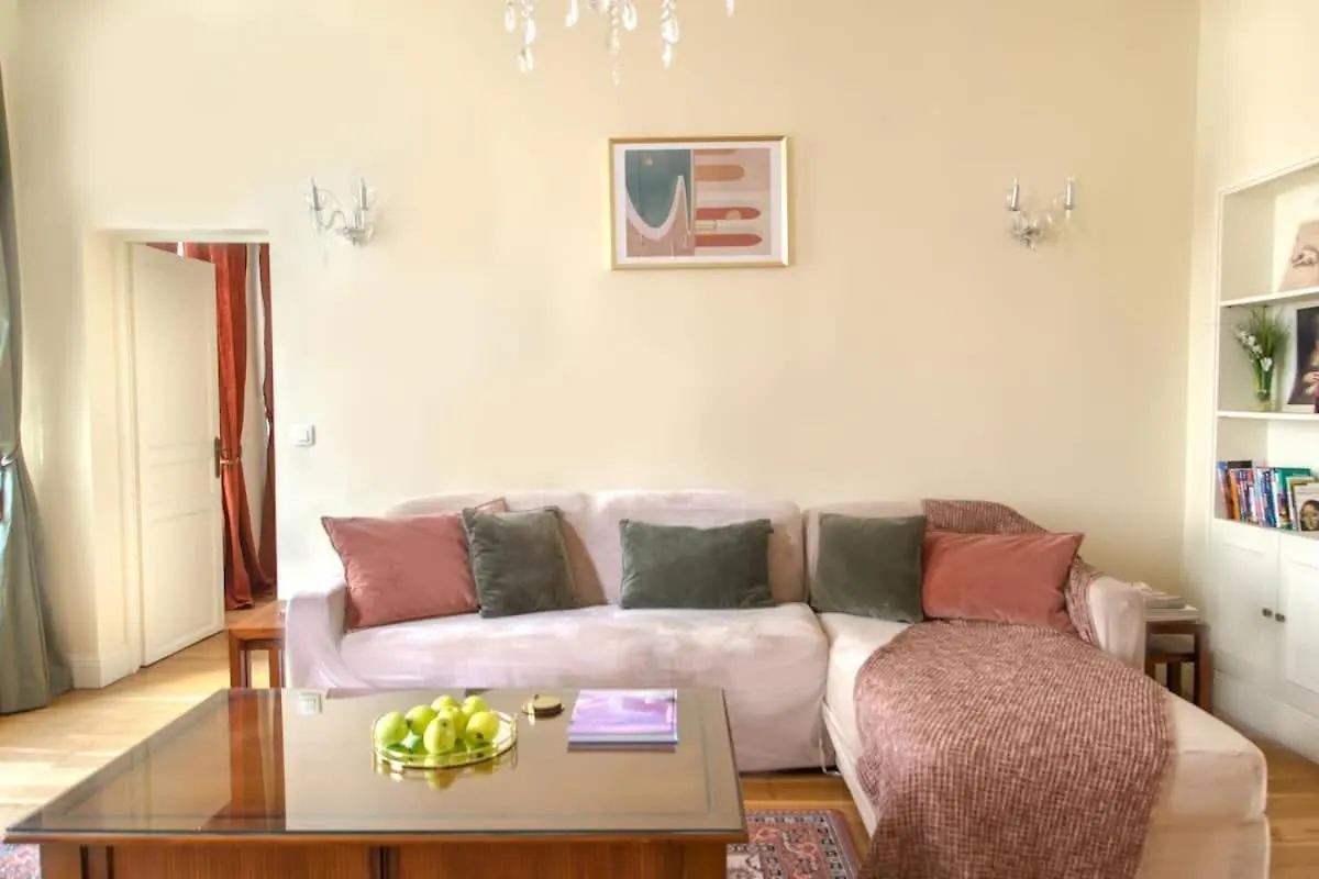 Apartment La Lumiere Eiffel Walk To Tower Paris